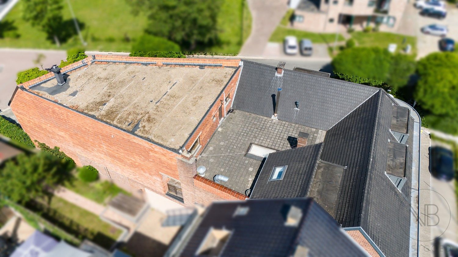 Te renoveren appartemtent met garage te koop! foto 31