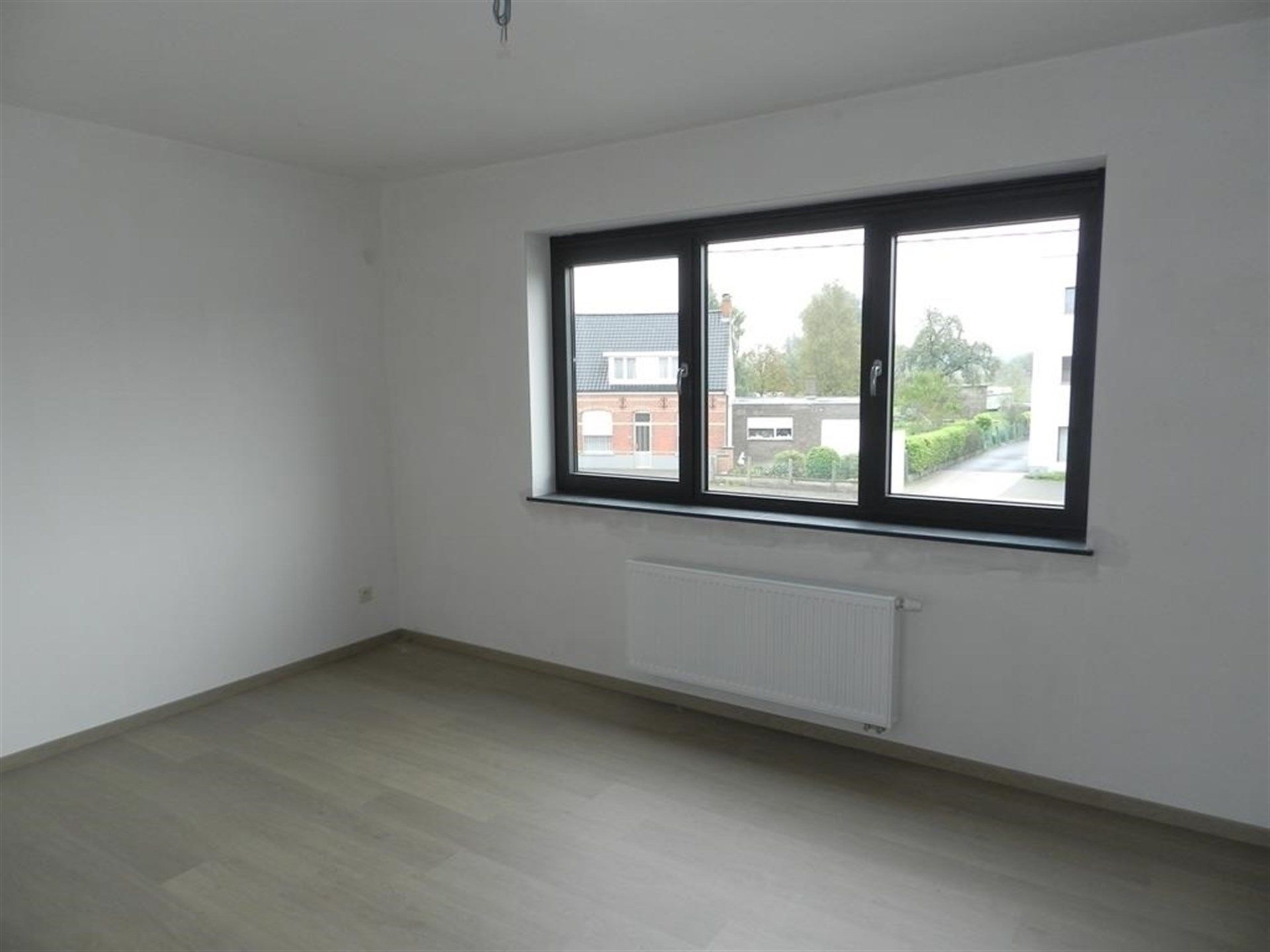 Mooi en prima gelegen ruime woning met tuin. foto 8