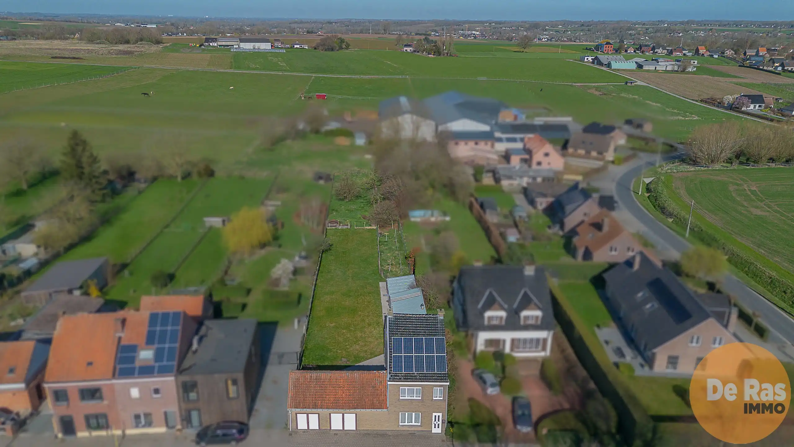 ZWALM - Goed onderhouden woning op mooi perceel van 1660 m² foto 2