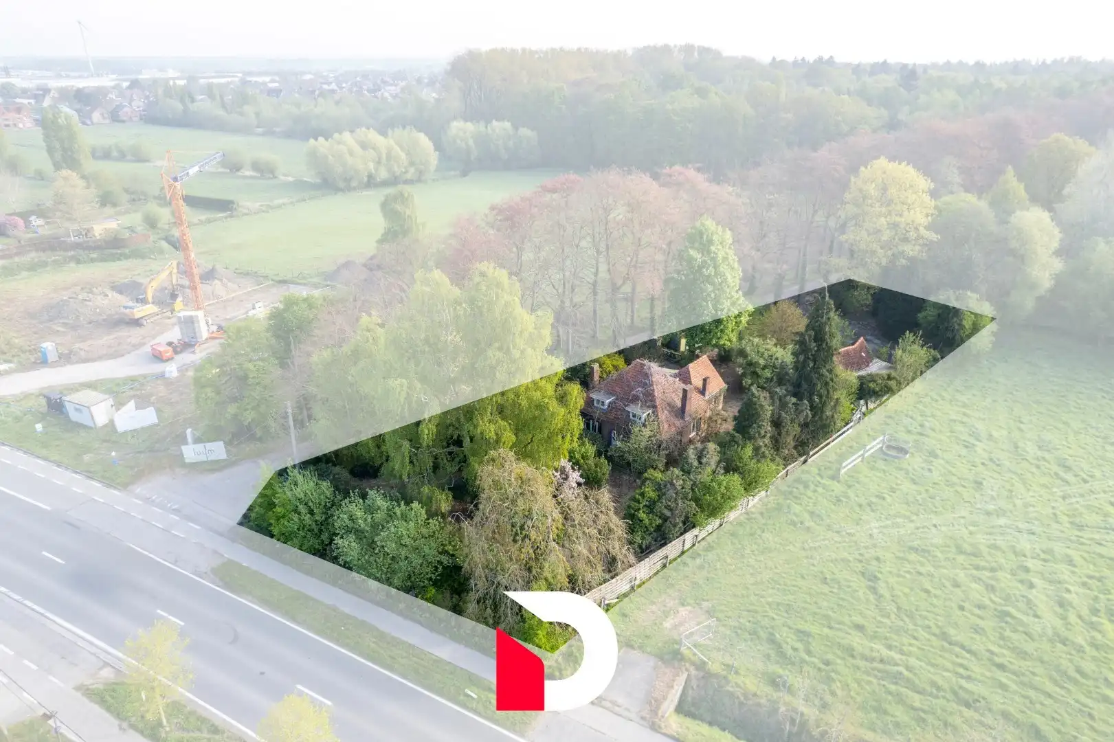 Uniek perceel van 6.448 m² met te renoveren woonst aan Merkenveld bos te Zedelgem  foto 5