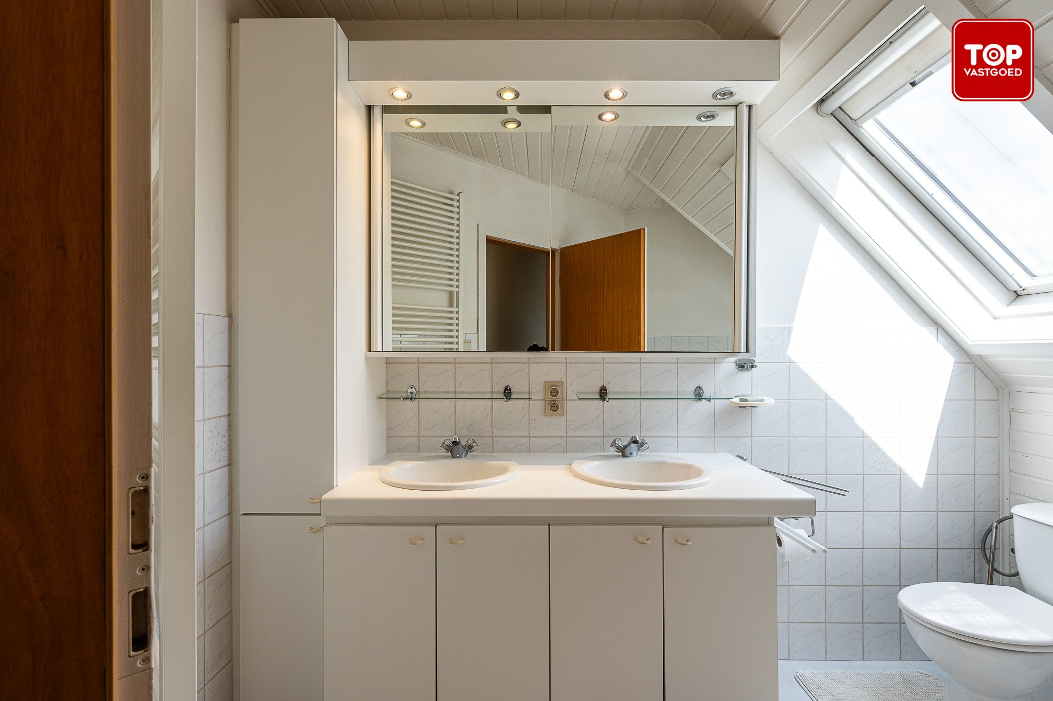 Exclusieve gezinswoning met een prachtige tuin, vijver en bureauruimte in groen Gentbrugge foto 18