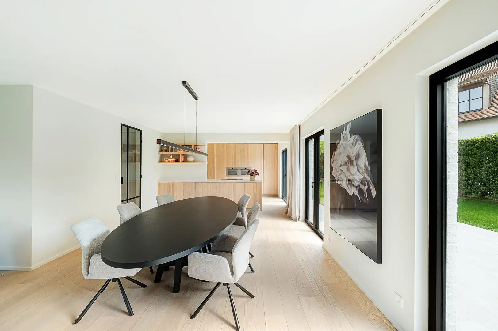 Prachtig gerenoveerde villa, rustig gelegen in een residentiële omgeving aan de rand van Knokke. foto 5