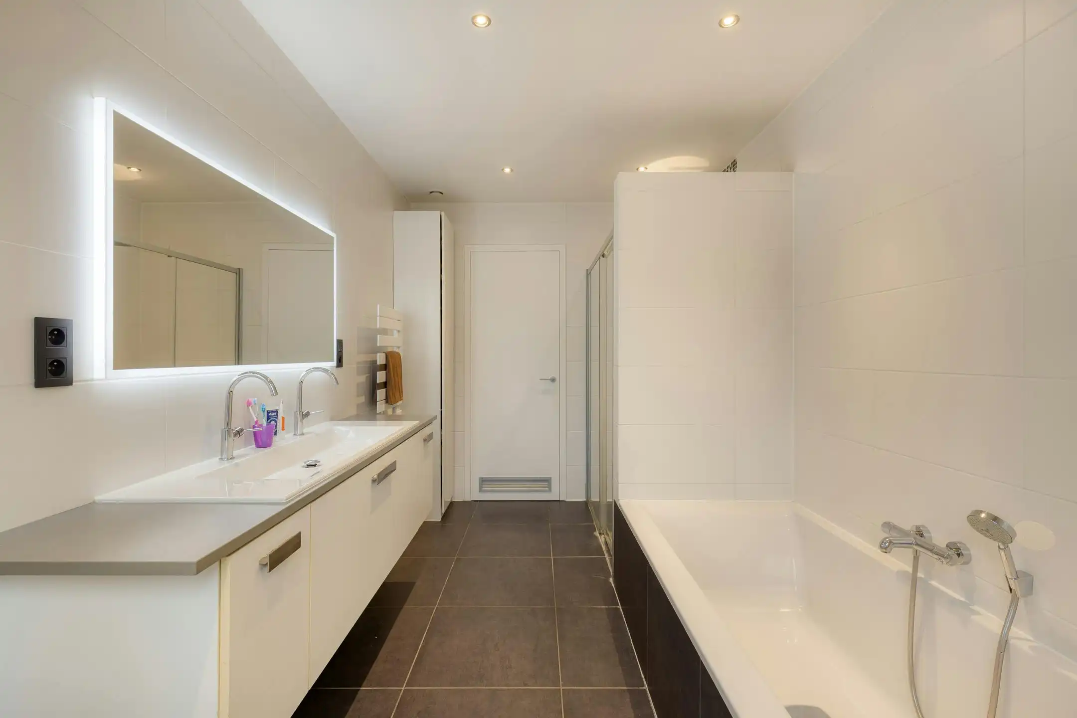 Prachtig huis met 4 slaapkamers en tuin te koop in Wilrijk foto 16