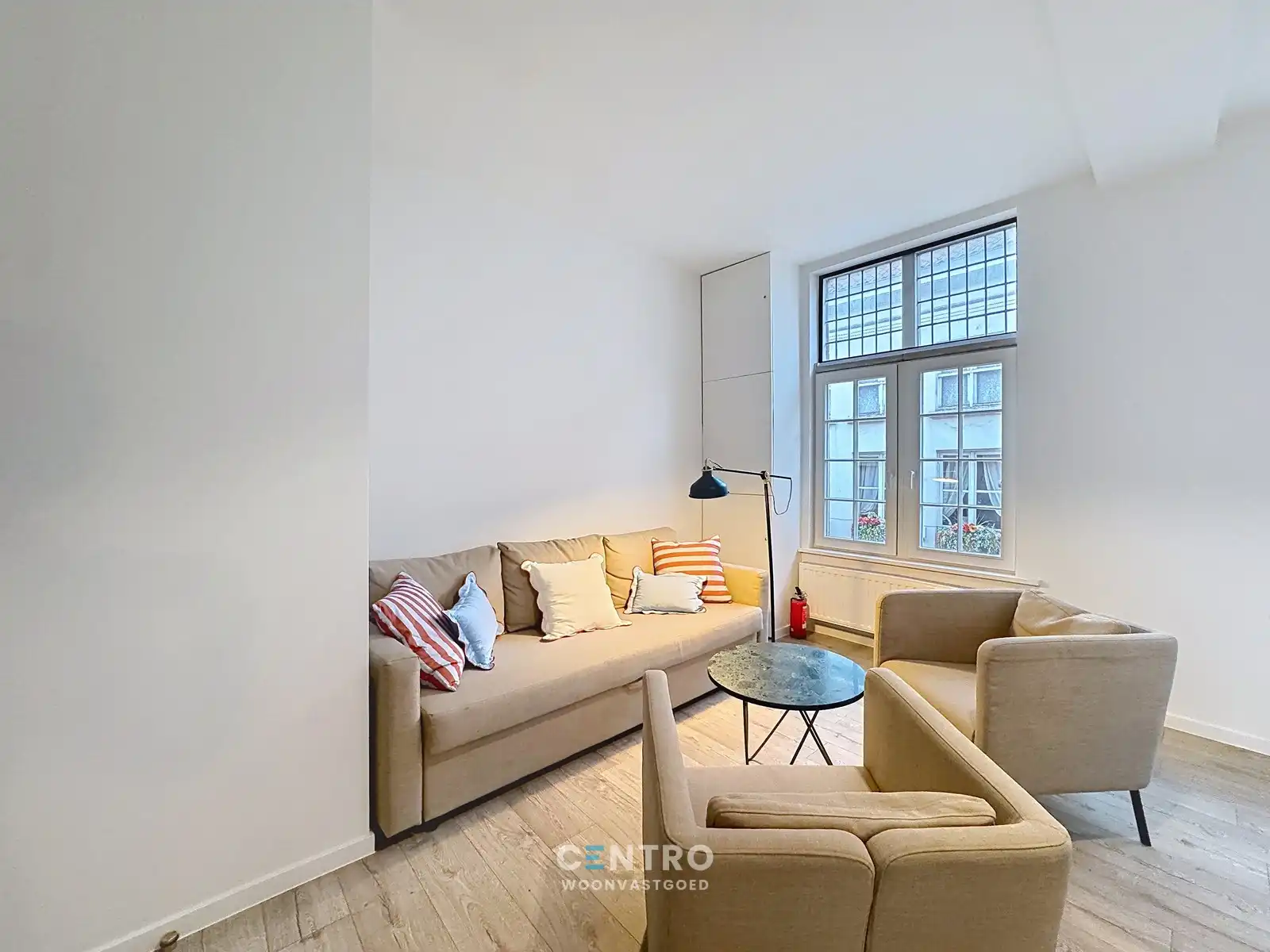 Instapklaar gemeubeld appartement op één van de mooiste locaties van Brugge! foto 2