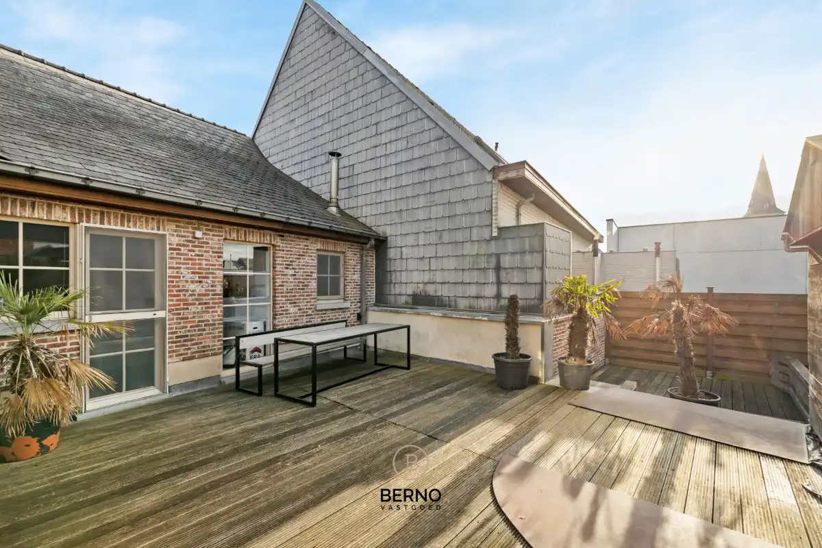 Handelspand met uitzonderlijke visibiliteit & ruim appartement – Toplocatie foto 26