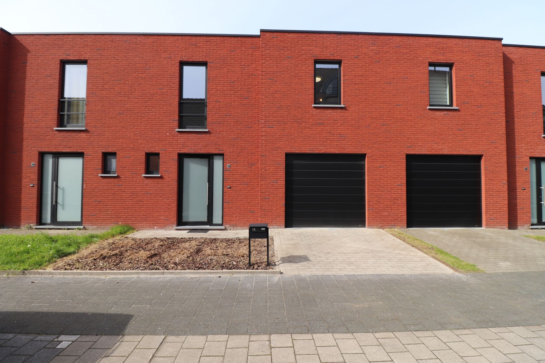()=>{if(producerUpdateValueVersion(node),producerAccessed(node),node.value===ERRORED)throw node.error;return node.value} Vredestraat 18 - 2300 TURNHOUT