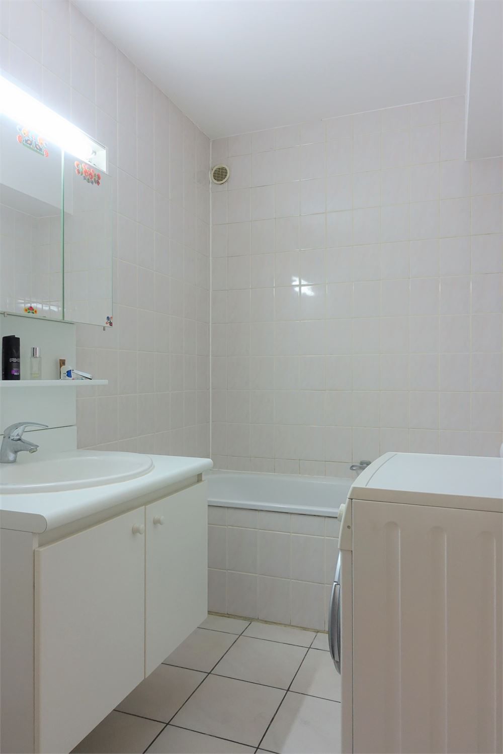 Appartement in centrum Halle met terras en lift. foto 8
