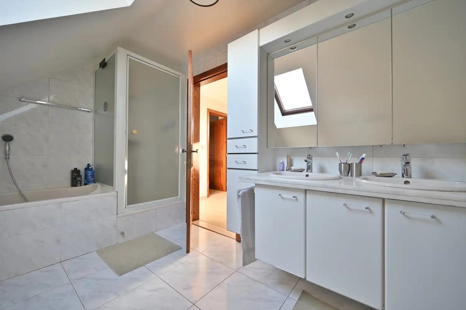 Vrijstaande woning op idyllische dreef, aan de rand van het bos – vlak bij Maastricht foto 16