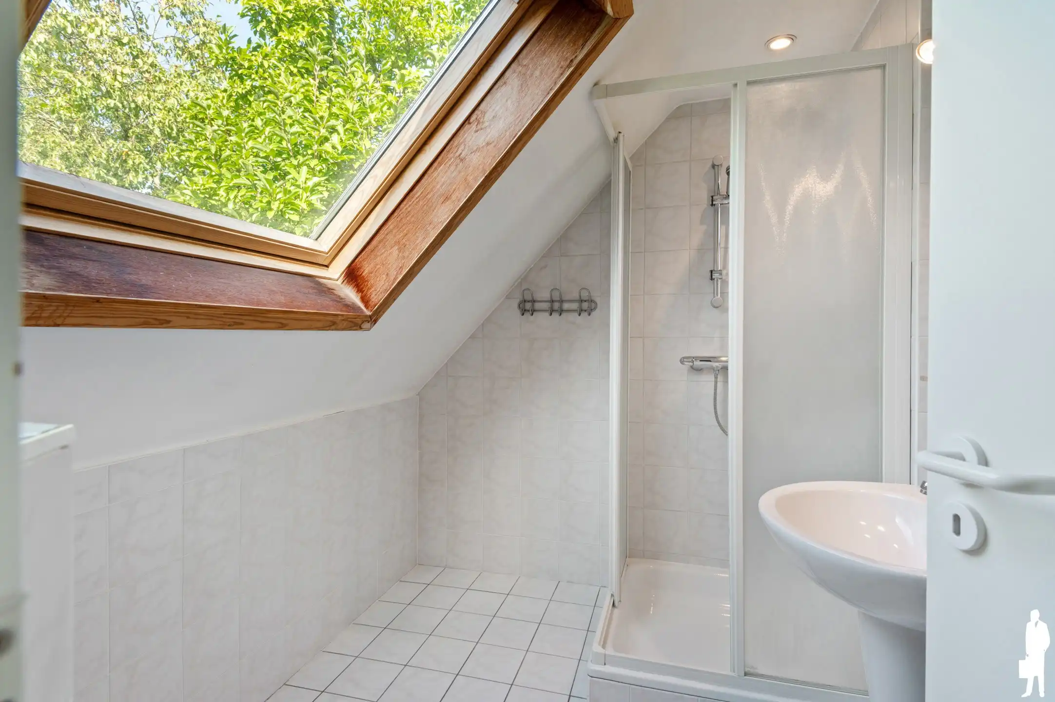 Te renoveren villa in doodlopende straat  foto 22