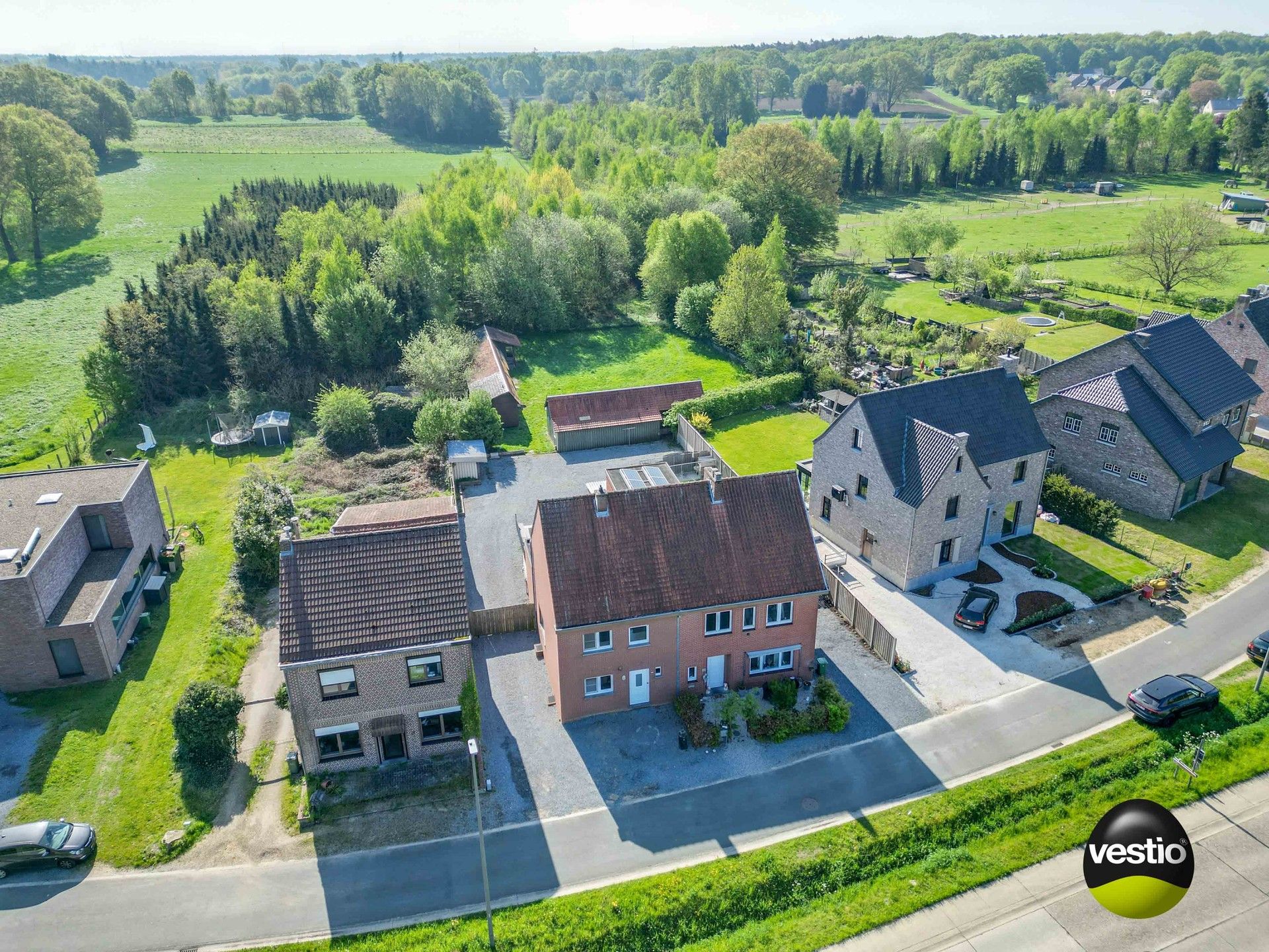 DEGELIJKE WONING MET WEILANDEN OP 1,7 HECTARE foto 5