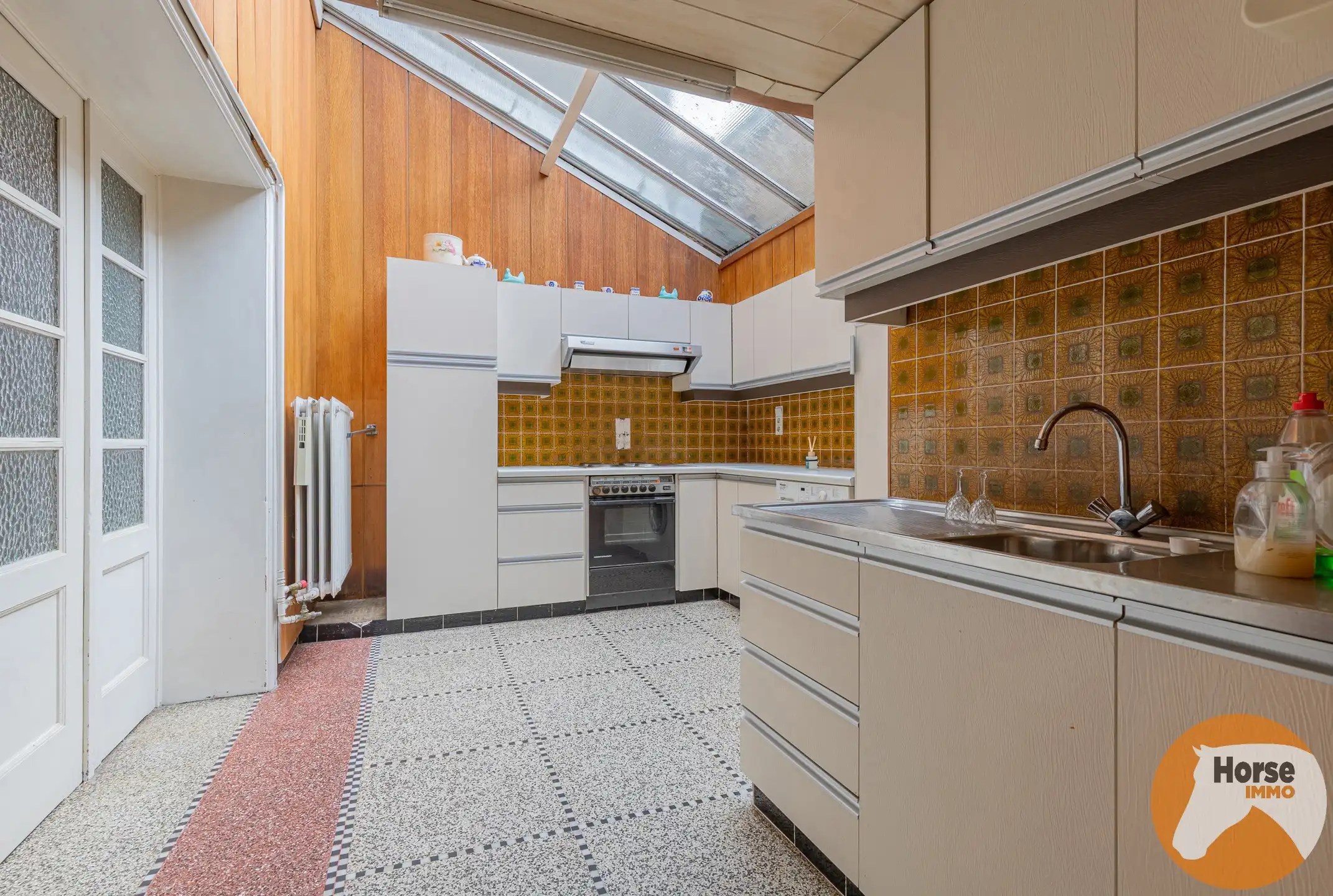 BURST - Te renoveren woning met tal van mogelijkheden foto 11