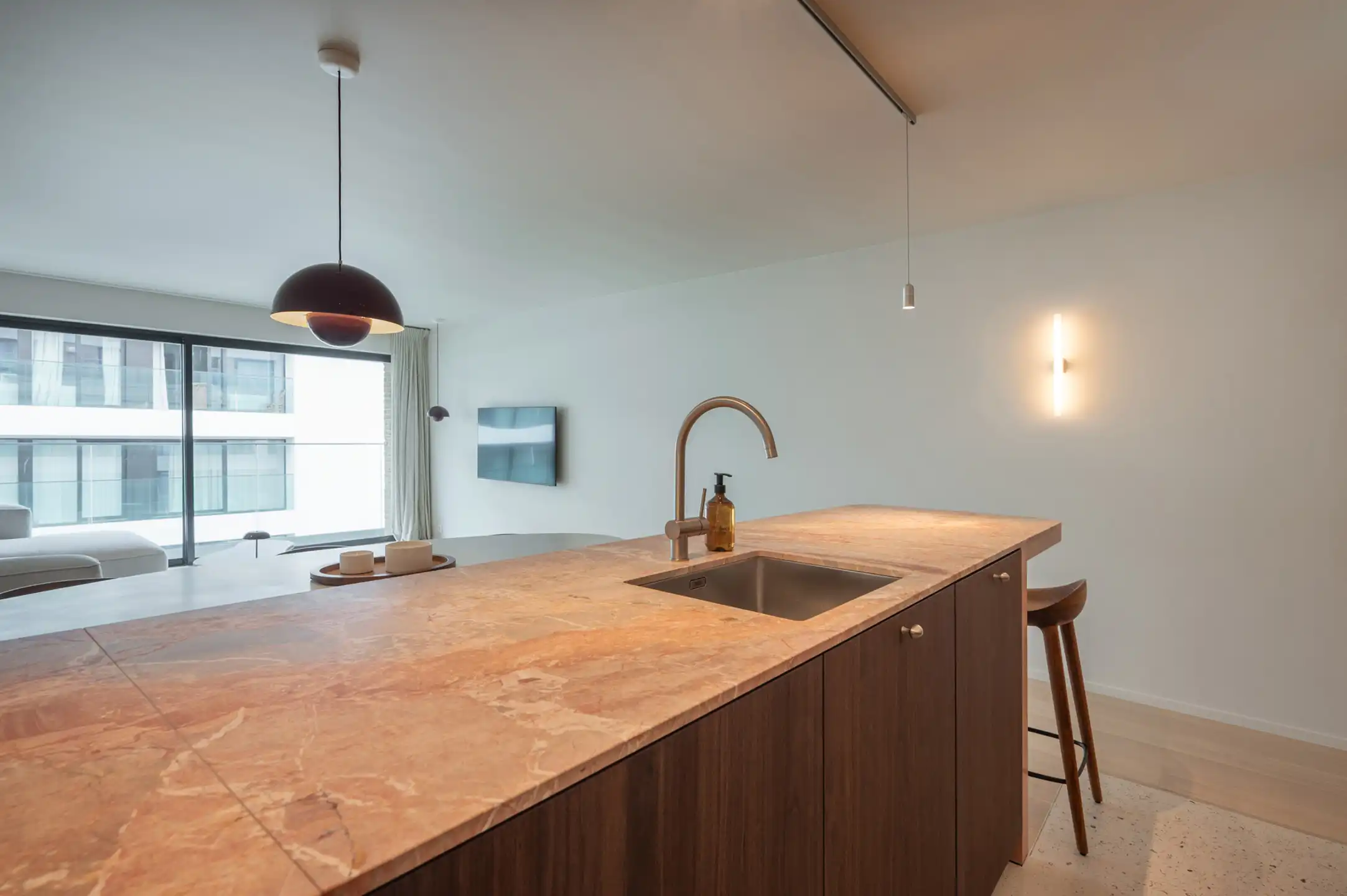 Lichtrijk gerenoveerd appartement op de Kustlaan in Knokke foto 10