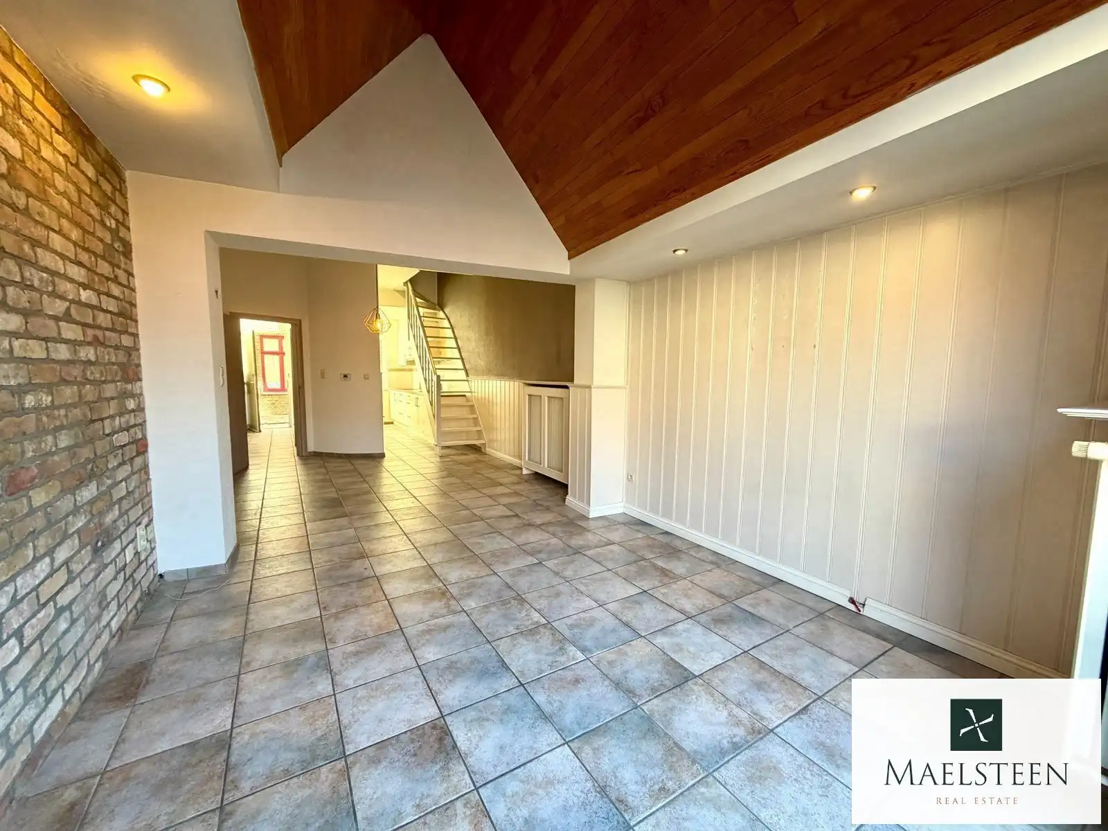 Instapklare trapgevelwoning, gelegen in Brugge centrum foto 6