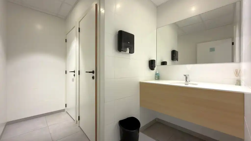 Kantoor met faciliteiten te huur in The Beacon Antwerpen foto 14