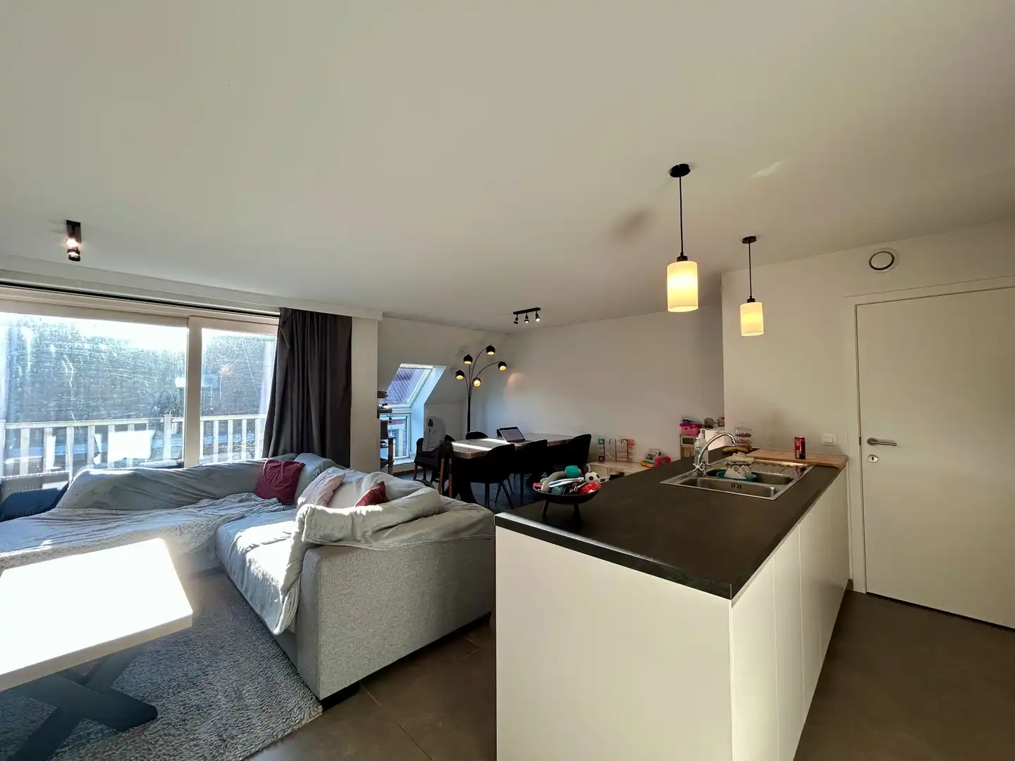 Recent twee-slaapkamerappartement op wandelafstand van centrum Meulebeke! foto 4