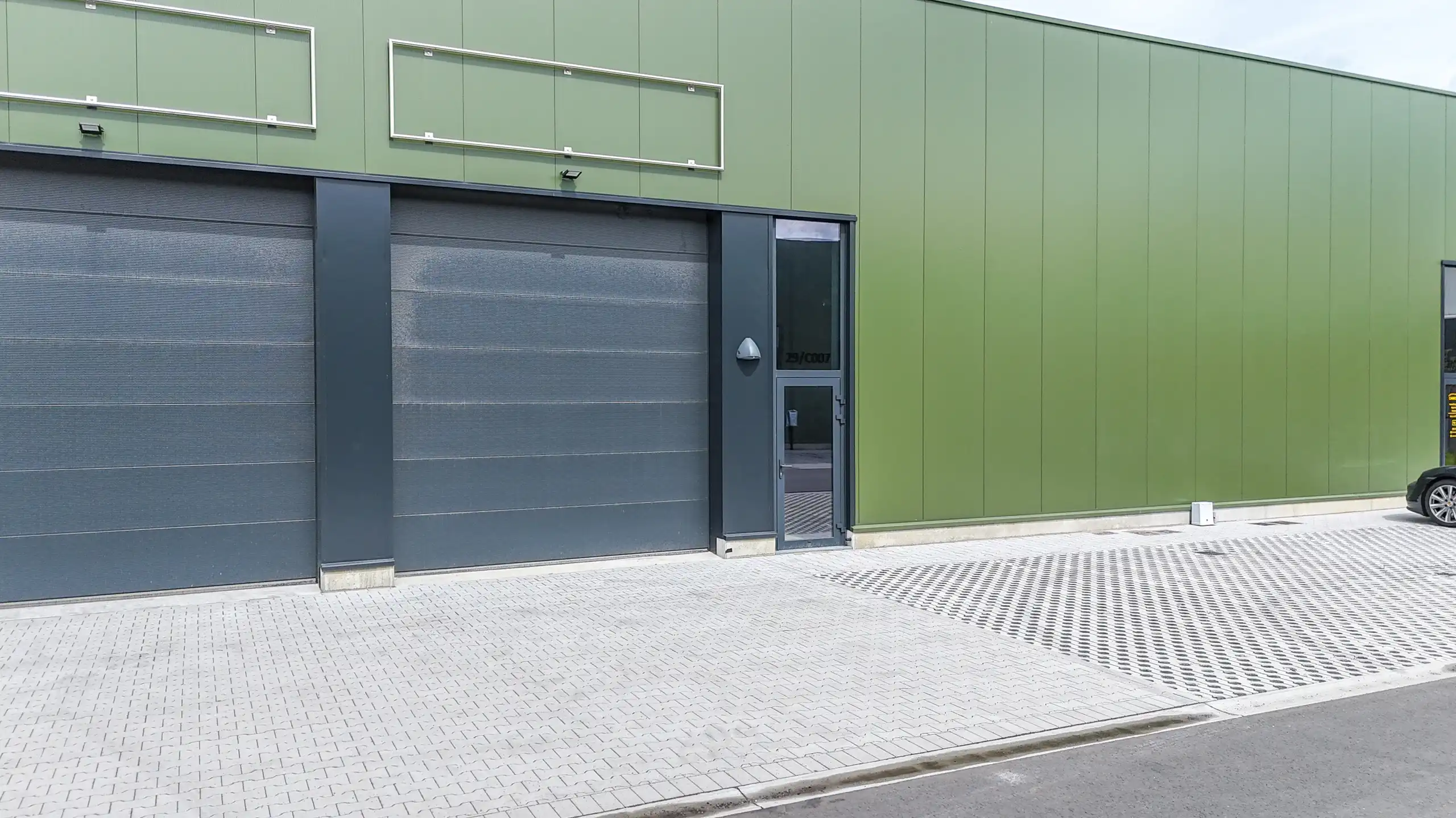Nieuwbouw KMO-unit van 216 m² op topligging in Beringen! foto 16