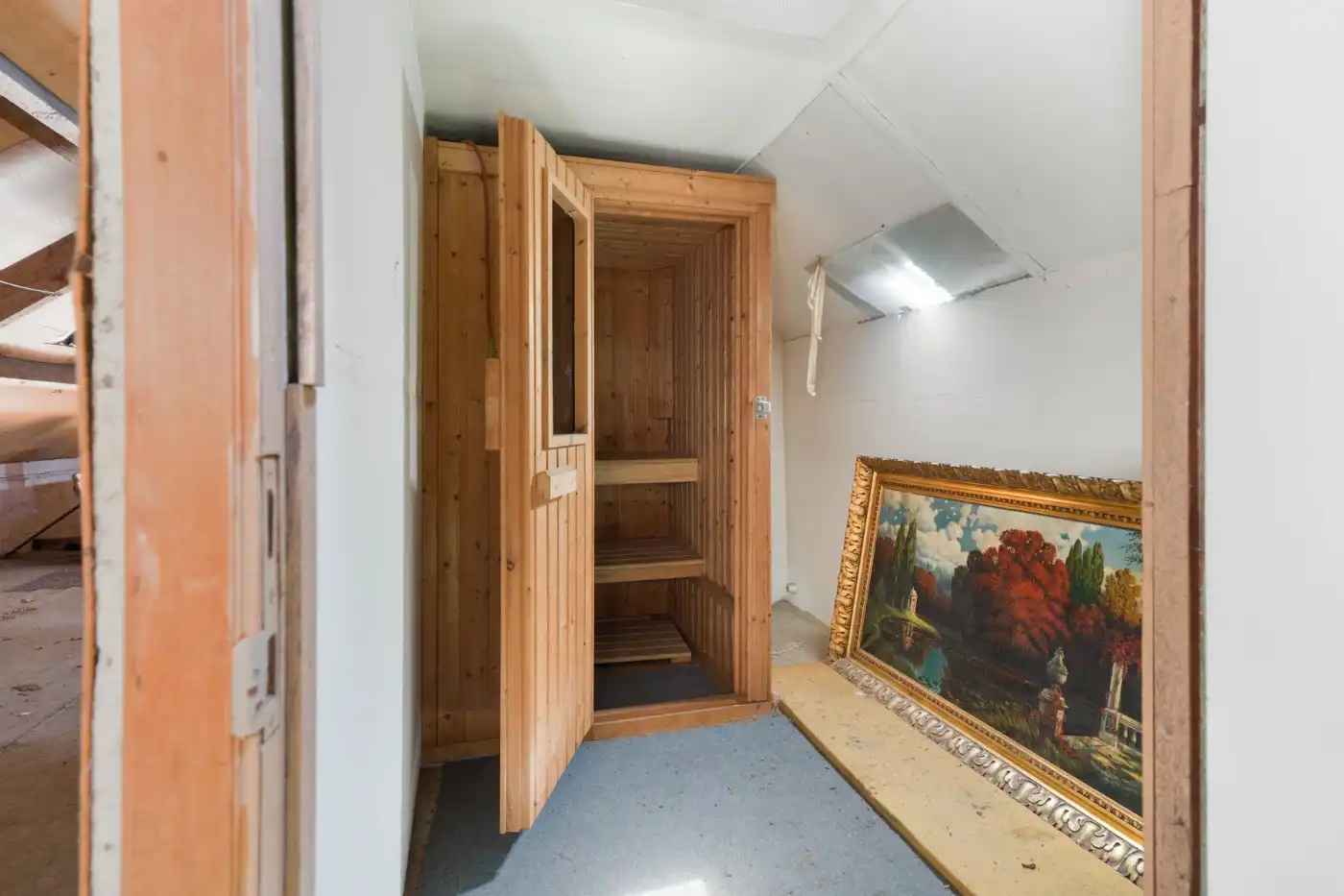 Vrijstaande laagbouwwoning met 3 slpk., garage en prachtige tuin foto 22