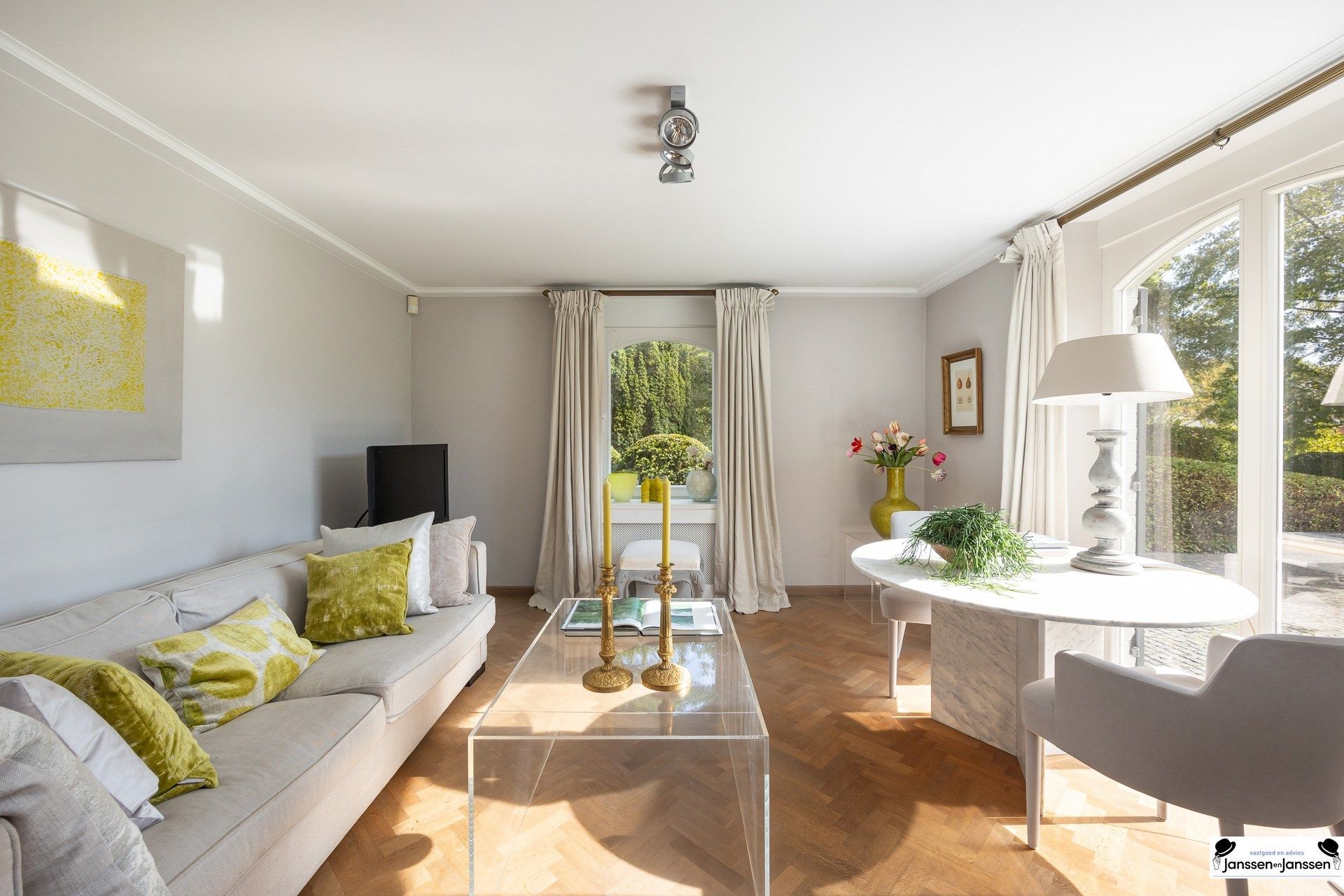 Tijdloze elegantie met moderne luxe foto 11