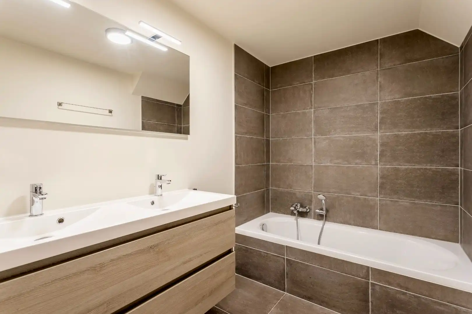 Stijlvol en energiezuinig duplexappartement in Halle foto 16