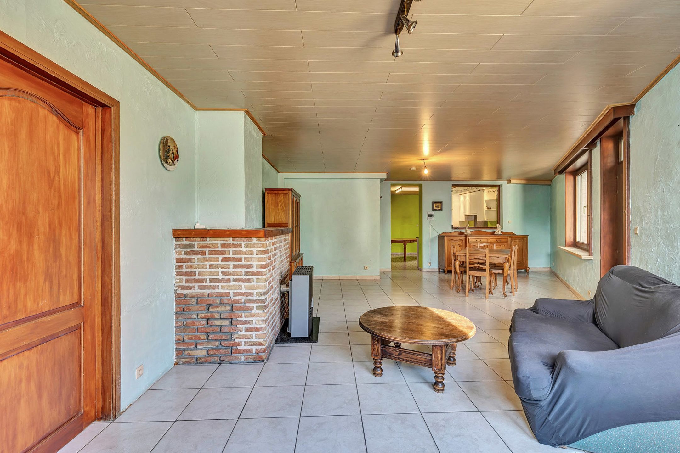 Te renoveren halfopen woning met ruime garage en grote tuin  foto 3