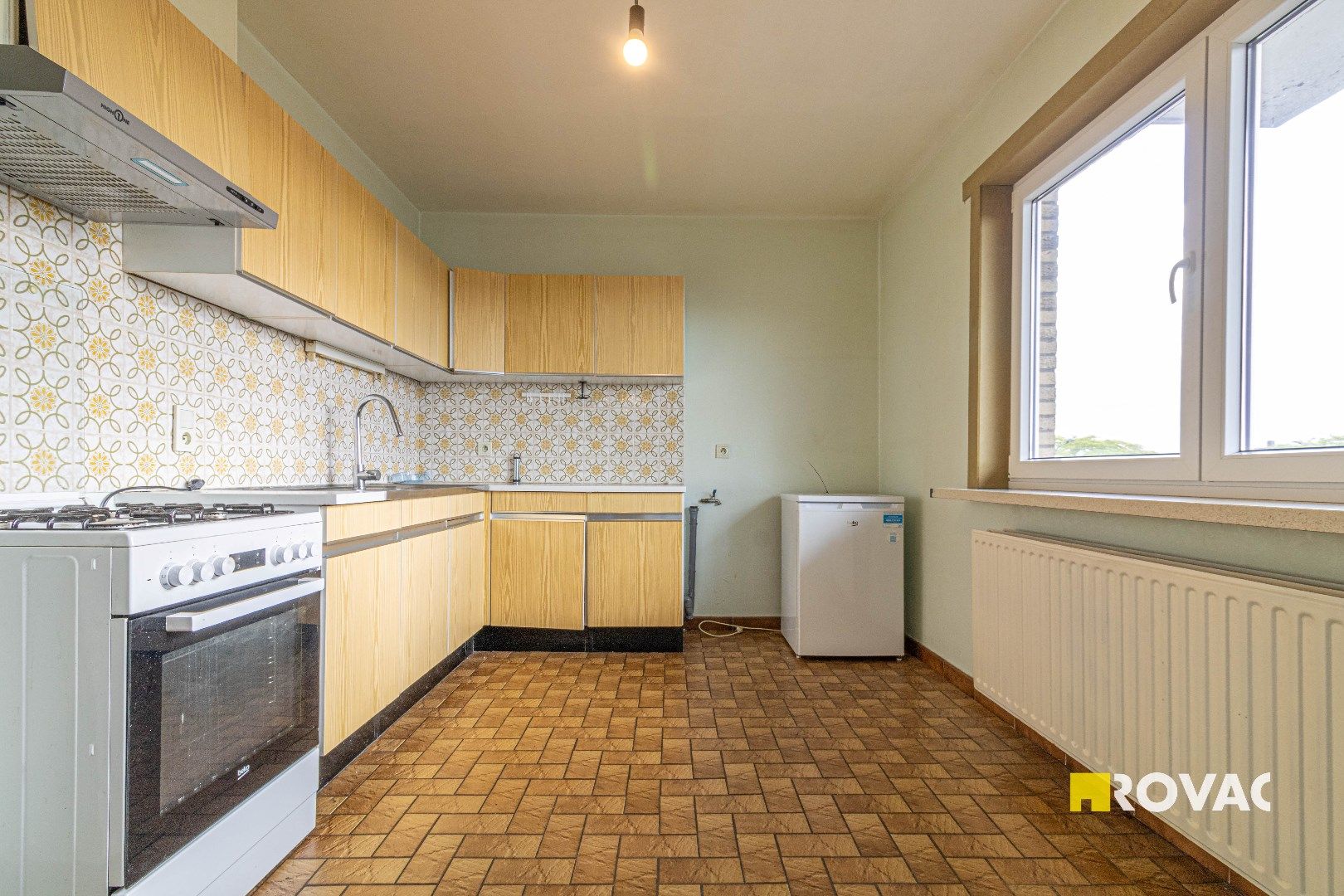 Lichtrijk appartement met 1 slaapkamer nabij de N36 foto 2