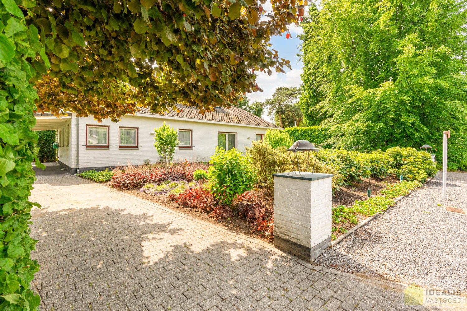 PERFECT ONDERHOUDEN VILLA OMRINGD DOOR PRACHTIGE TUIN OP UNIEKE EN GEGEERDE PLEK IN HARTJE ACHEL! foto 4