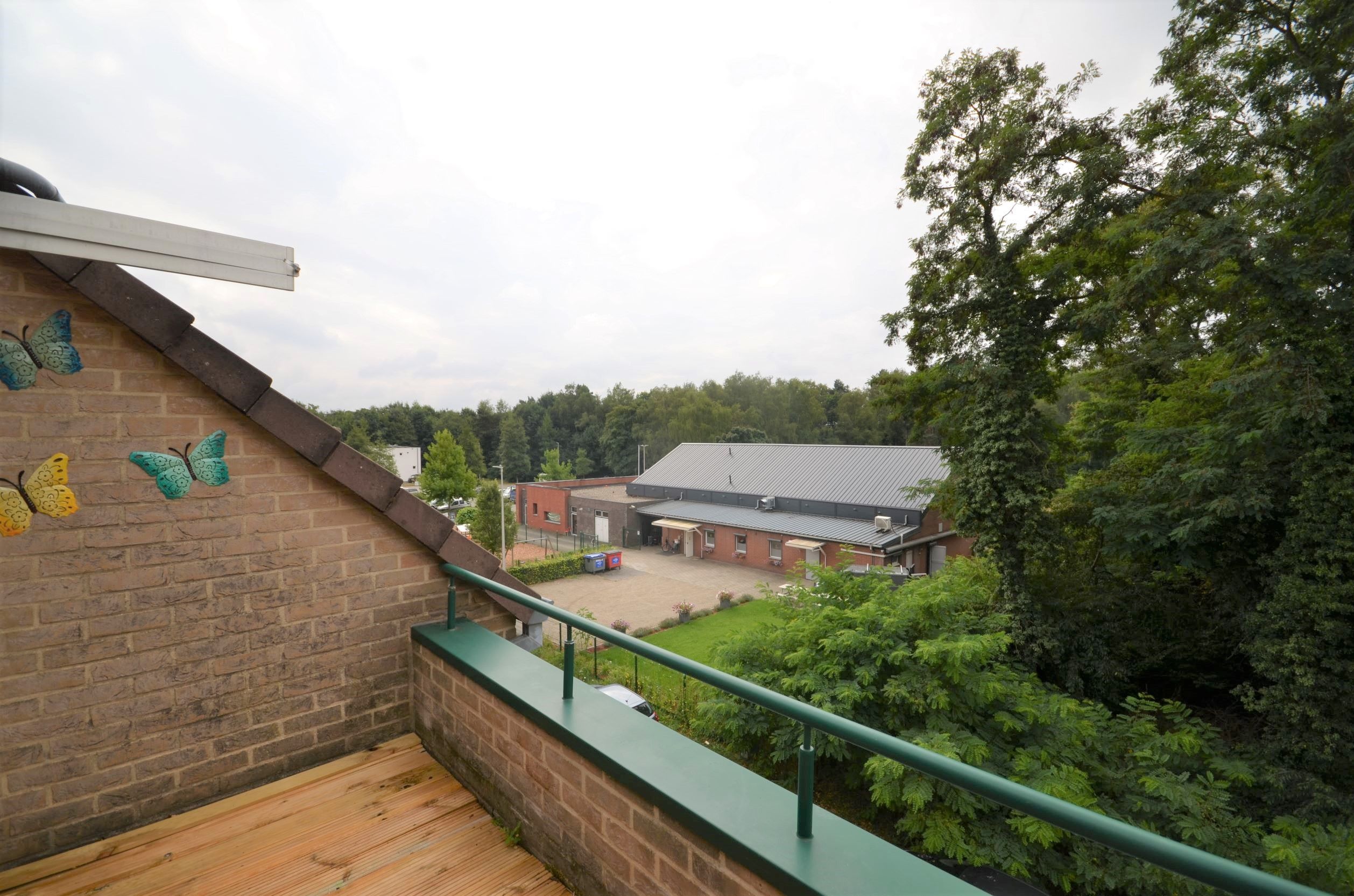 Idealis Vastgoed – Ruim duplexappartement met 4 slaapkamers in Genk foto 11