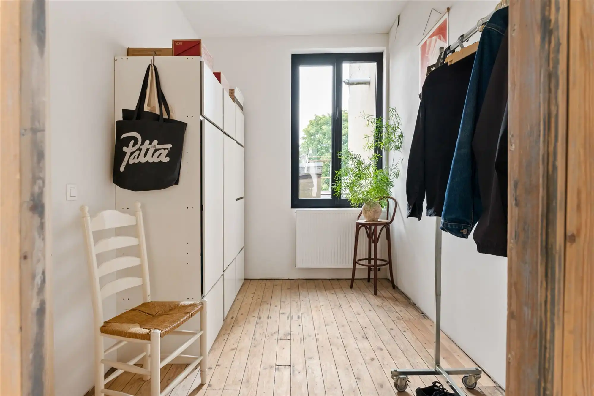 Huis met 5 slaapkamers en tuin, verder af te werken naar eigen smaak. foto 20