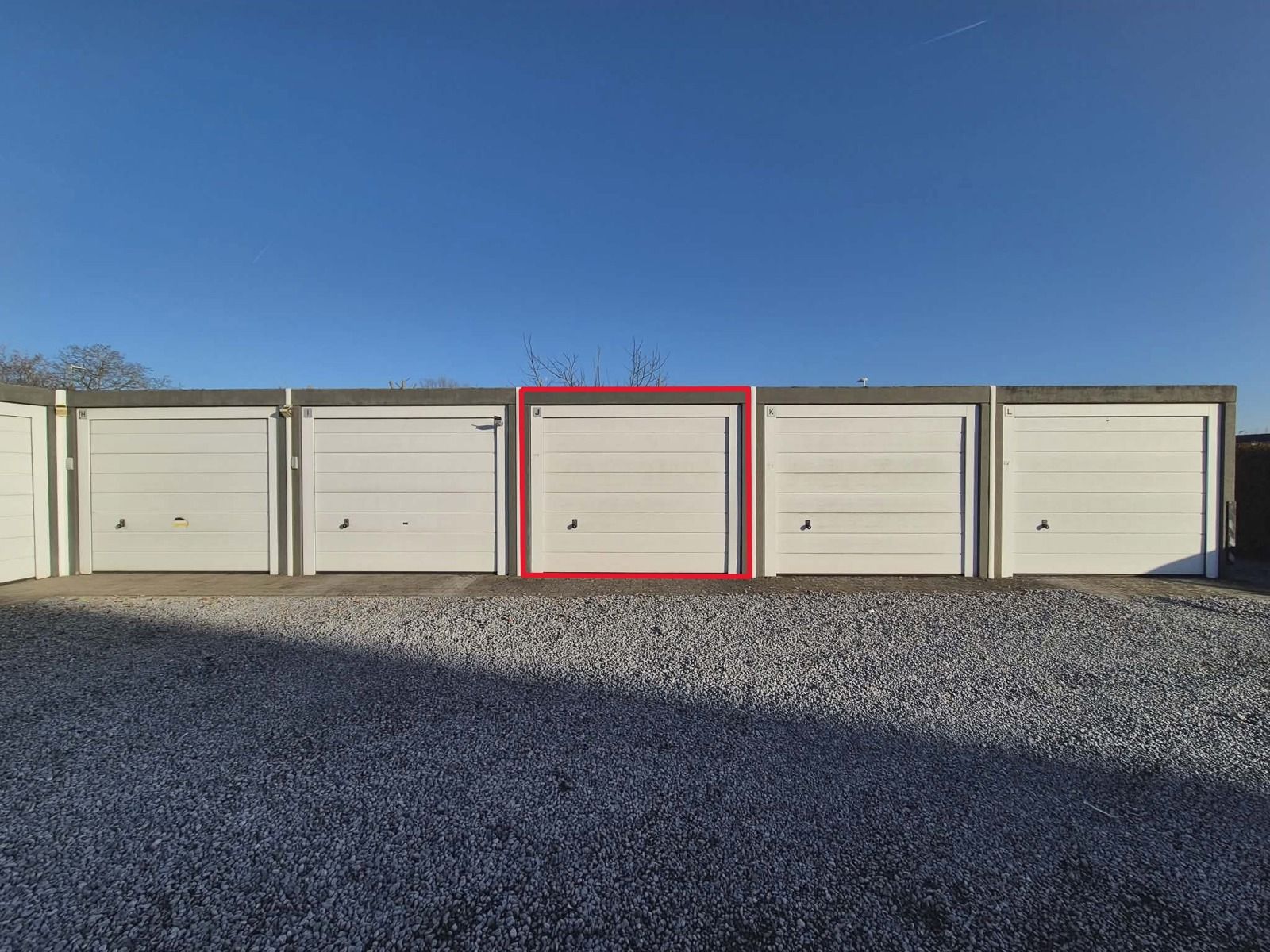 Gelijkvloers appartement met 2 slaapkamers en garage foto 11