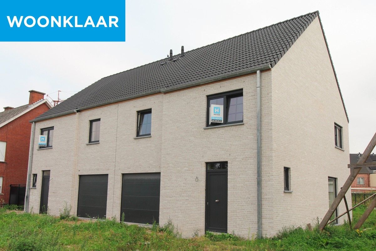 Hectaar bouwt 8 halfopen nieuwbouwwoningen te Blaasveld. foto {{pictureIndex}}