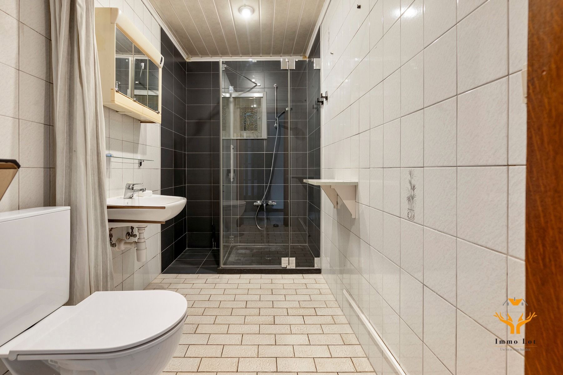 Te renoveren woning met tuin in rustige buurt foto 8