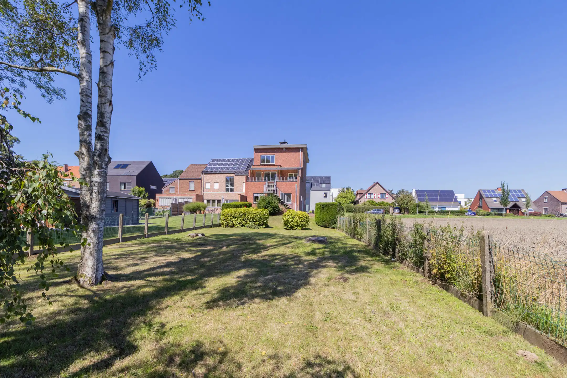 KORTENBERG- zeer ruime driegevel-woning op perceel van 11a foto 2