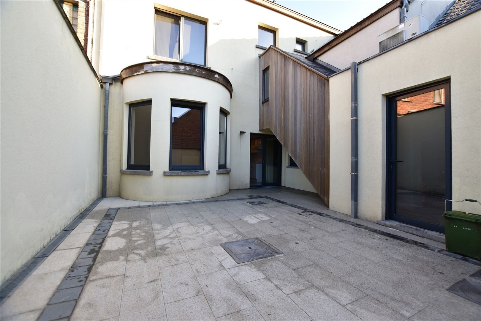 Handelszaak met 5 appartementen in centrum Lebbeke foto 2