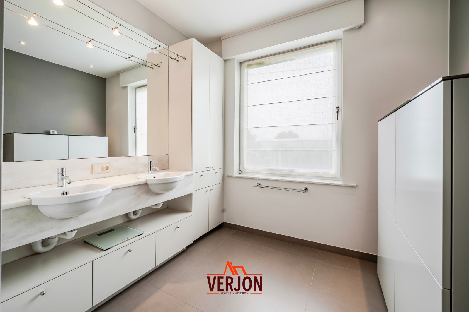 Kijkdag 11/10/2025 tussen 11 en 12 uur! Exclusieve woning met hangaar en luxueuze leefruimtes foto 27