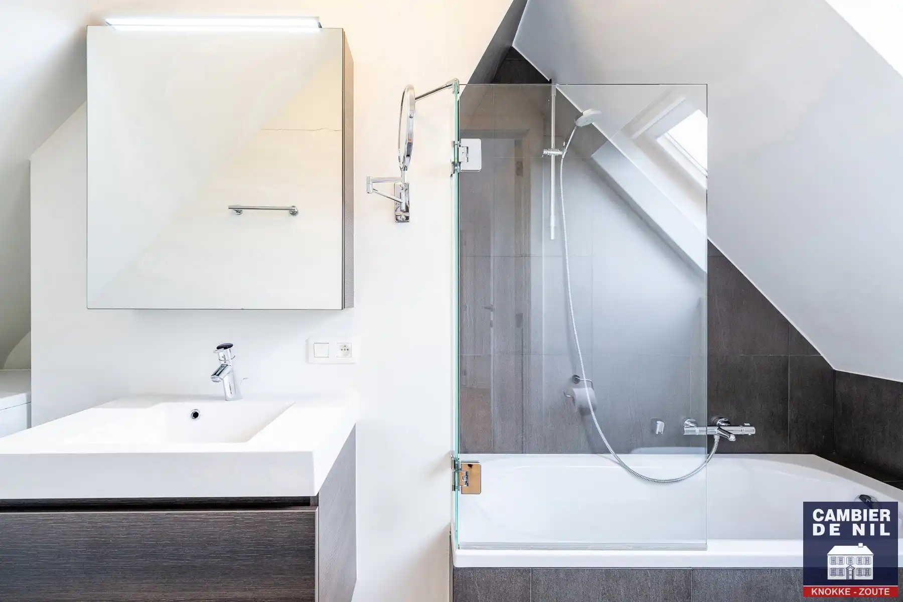 Instapklaar, gemeubeld appartement nabij de zeedijk te Duinbergen foto 17
