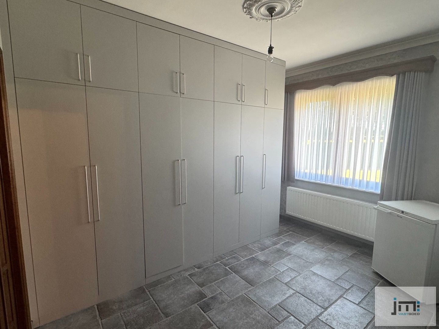 Ruime woning met 4 slaapkamers en dubbele garage foto 8
