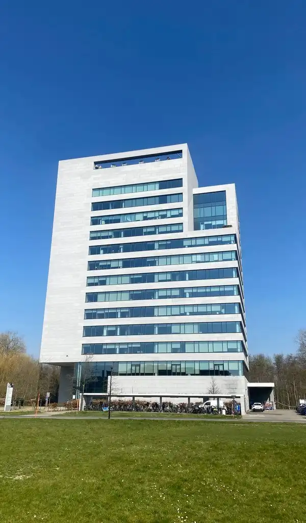 Gemeubelde kantoren met dienstverlening te huur in AA Tower te Zwijnaarde foto 9