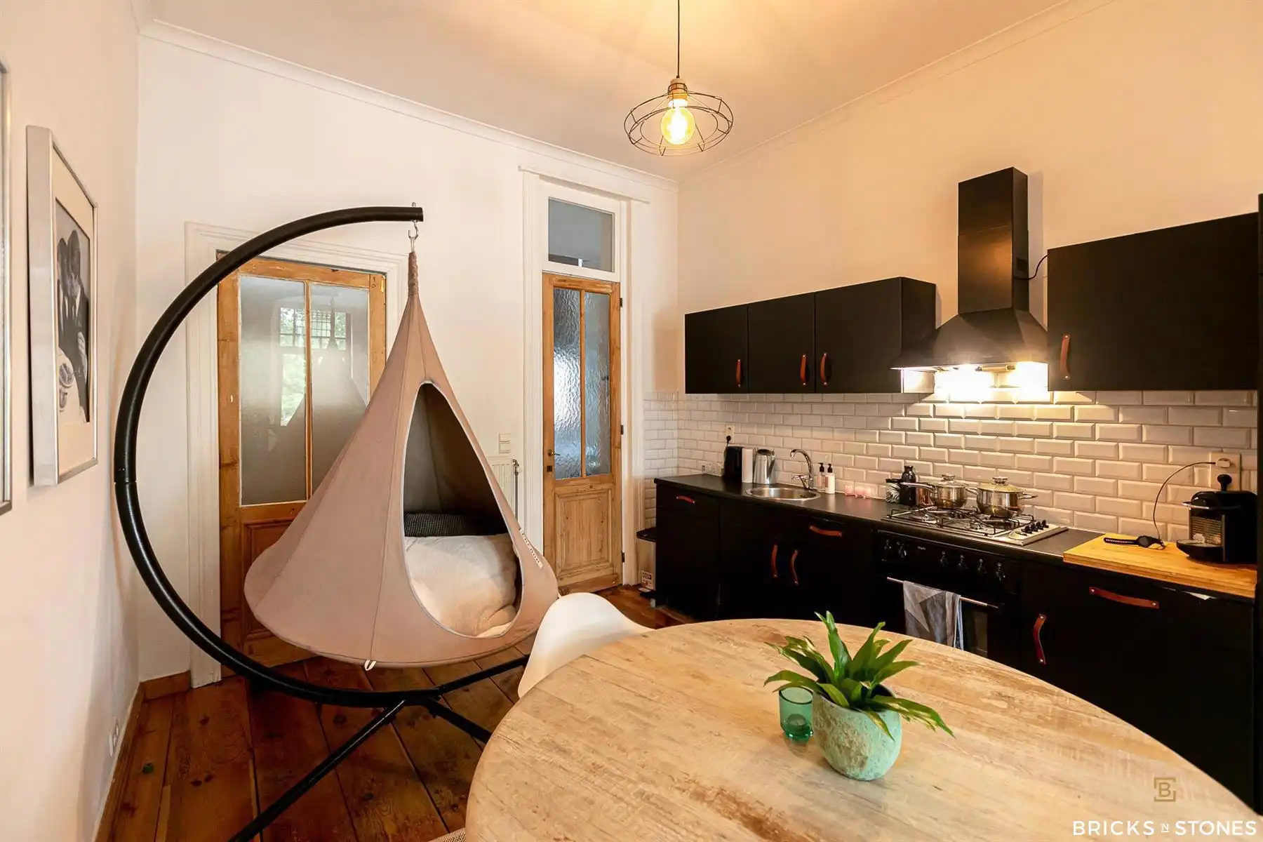 Gezellig gemeubeld appartement op de Vlaamsekaai op het trendy Zuid. foto 8