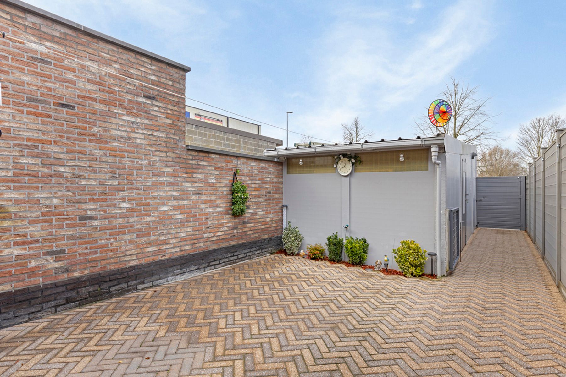 Instapklare centrumwoning met garage en autostaanplaats.  foto 25