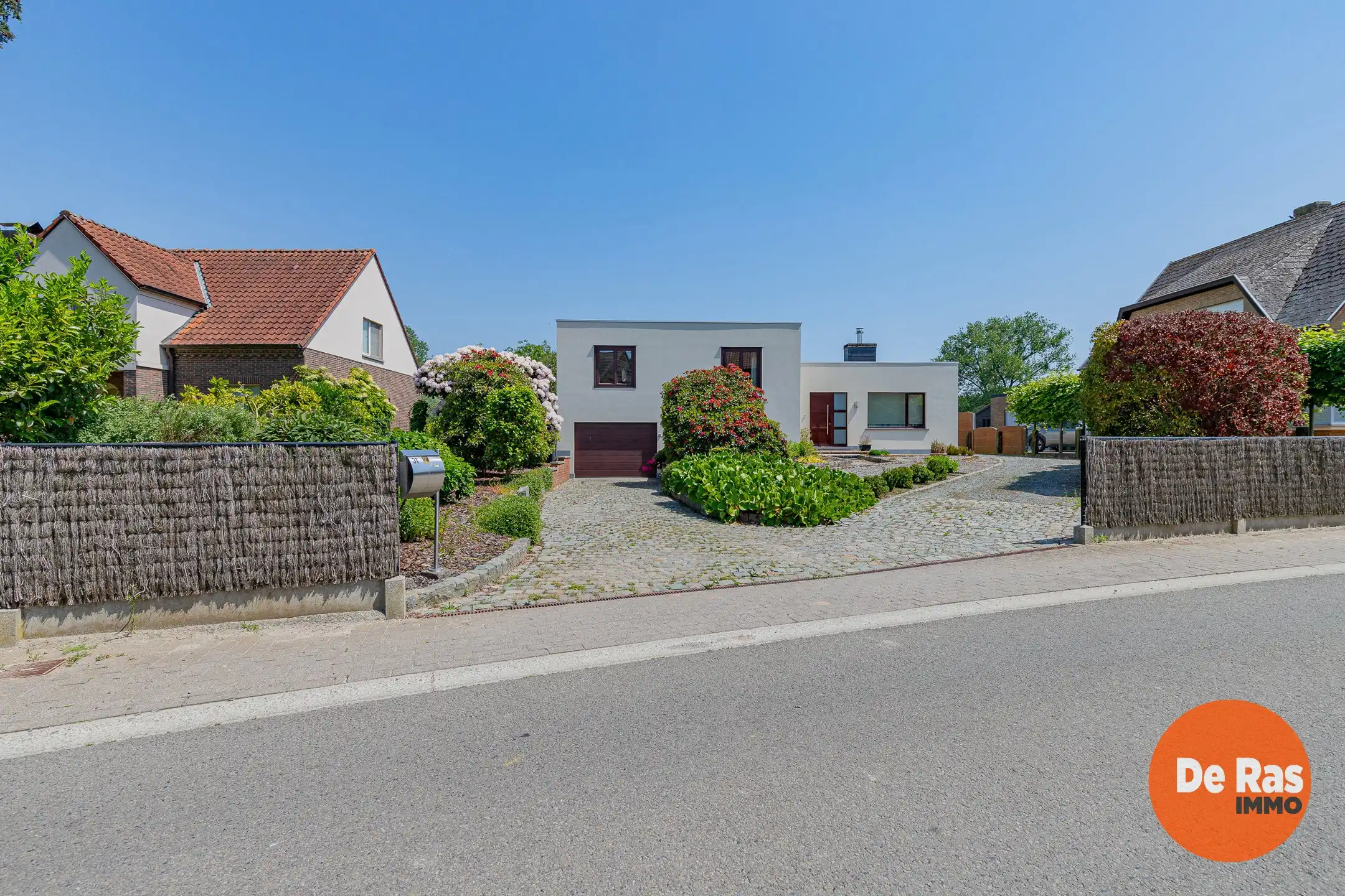 HILLEGEM -Architectenwoning met 3 slp/garage en weide op 48a foto 7