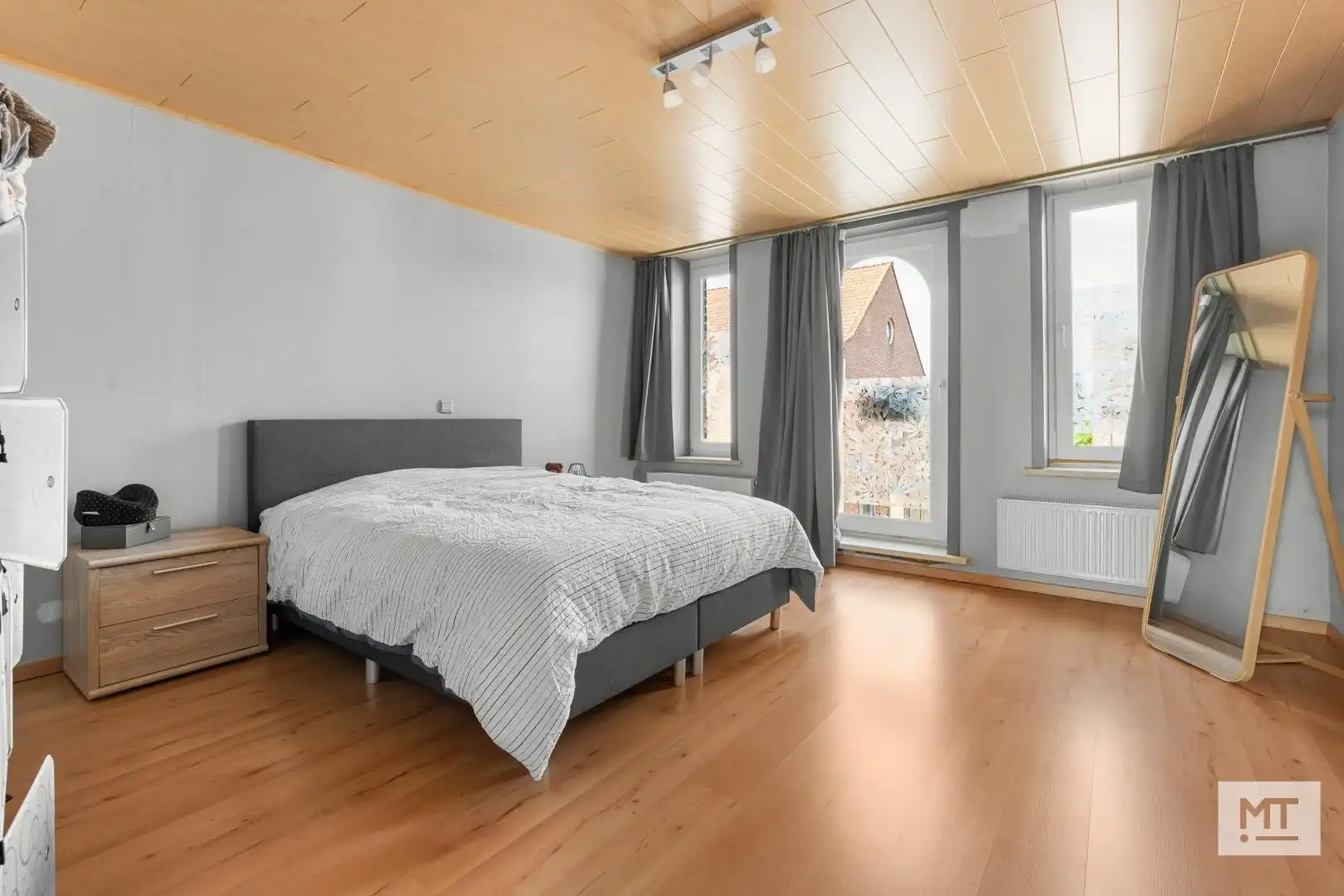 Opbrengsteigendom bestaande uit handelsruimte en 2 appartementen in centrum Beselare foto 6