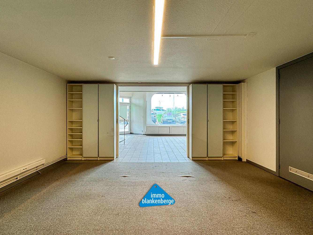 Gelijkvloers Handelszaak met Vergaderzaal en Opslagruimte foto 12