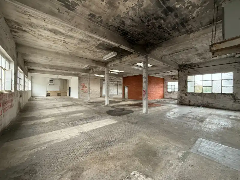 Ruime loods met tal van mogelijkheden foto 16