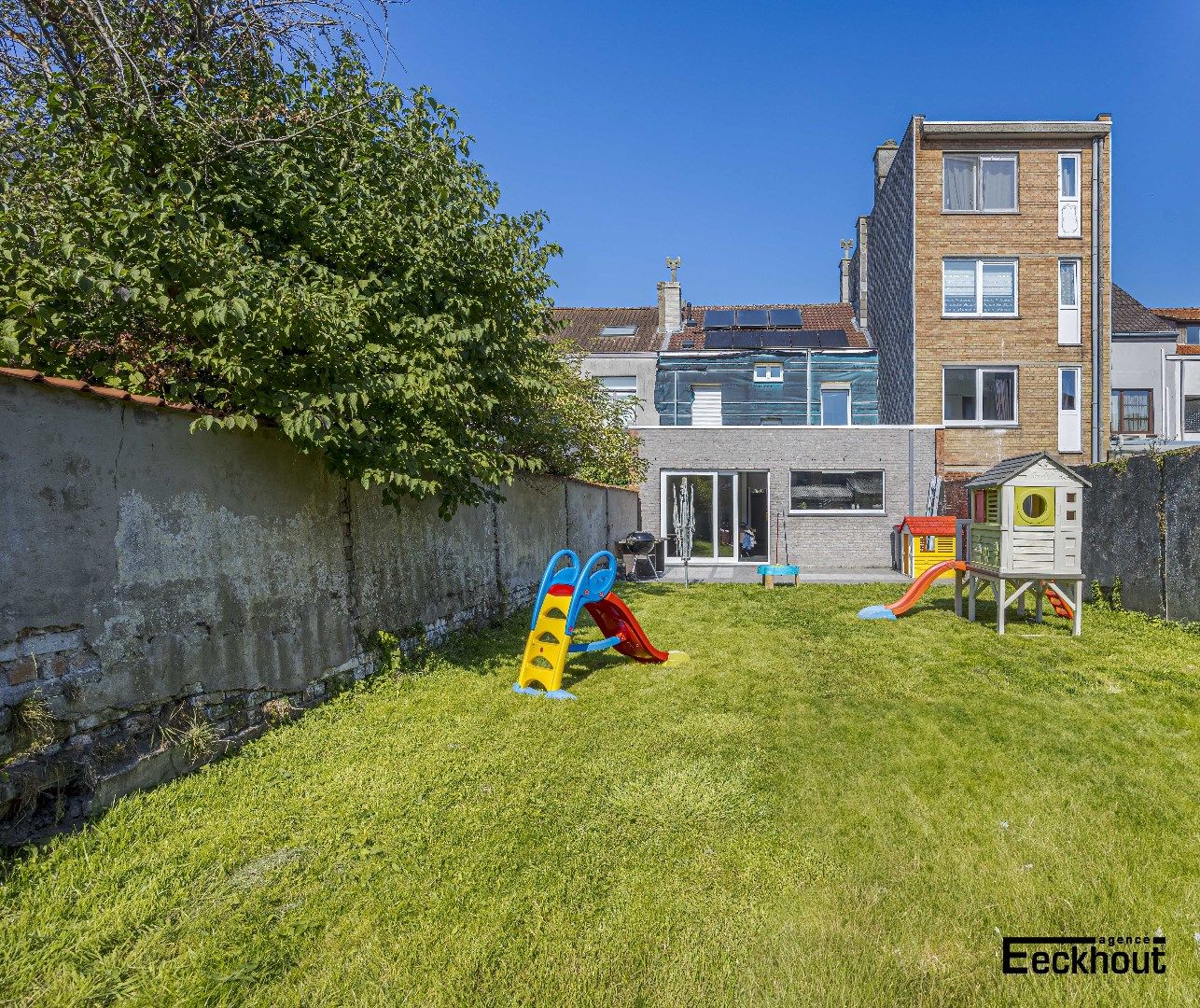 Grondig gerenoveerde woning met tuin, terras, garage en 4 slaapkamers te Oostende! foto 13