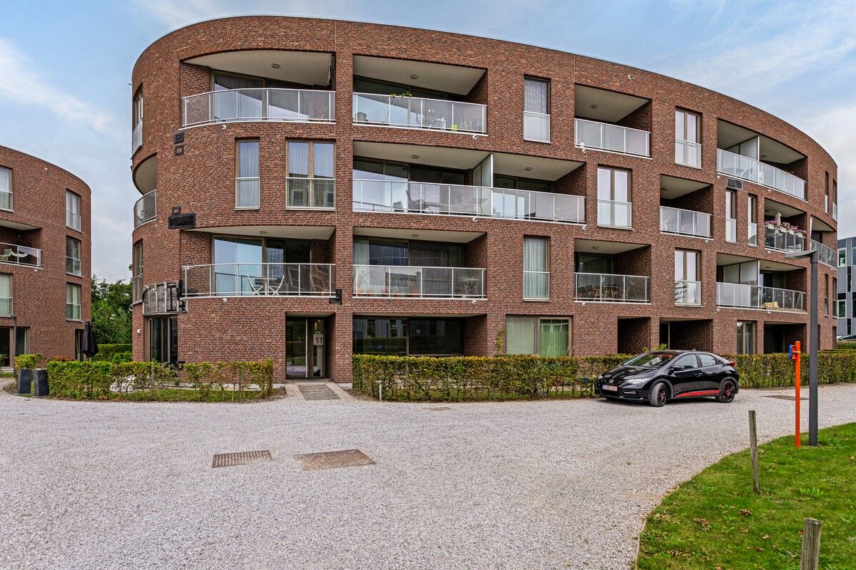 Centraal gelegen één slaapkamer appartement ('A' - label) met privatieve voor- en achtertuin foto 1