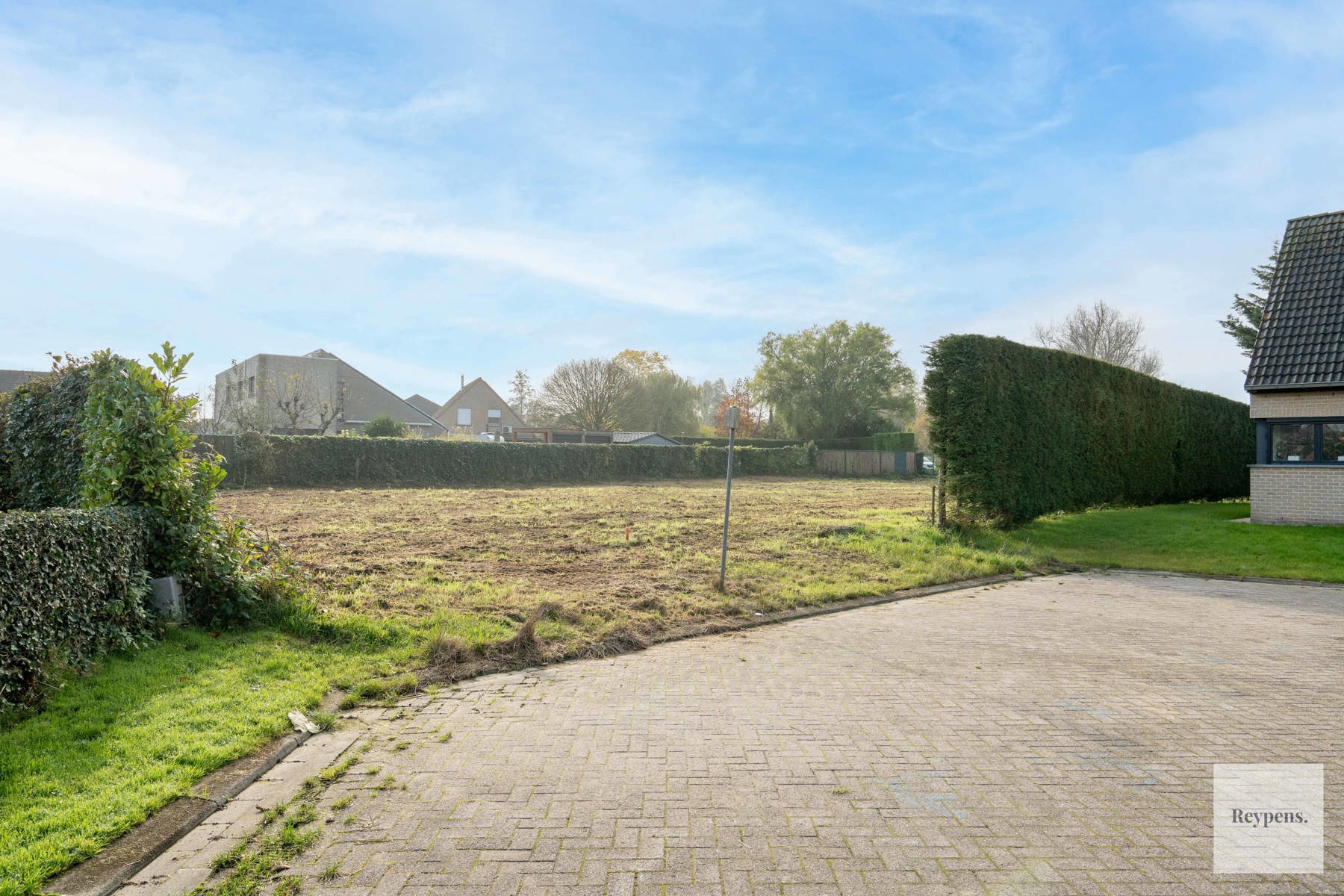 Bouwgrond in doodlopende straat in residentiele wijk foto 2