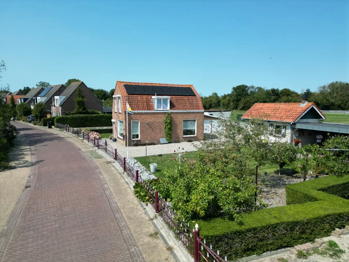 Charme met grote loods en dubbele garage  foto 29