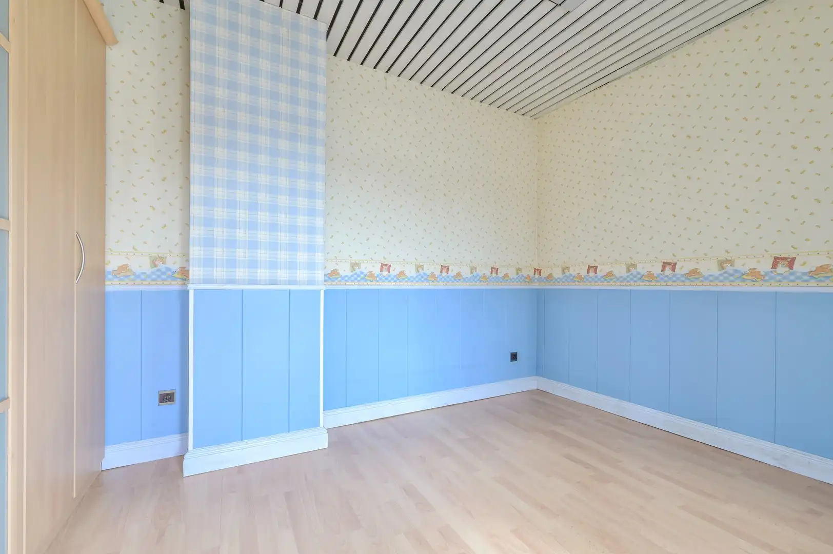 Zeer ruim duplex-appartement aan dorpsplein te Bornem foto 13