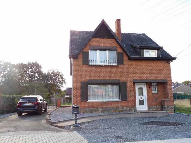 Rustig gelegen gezinswoning  foto {{pictureIndex}}