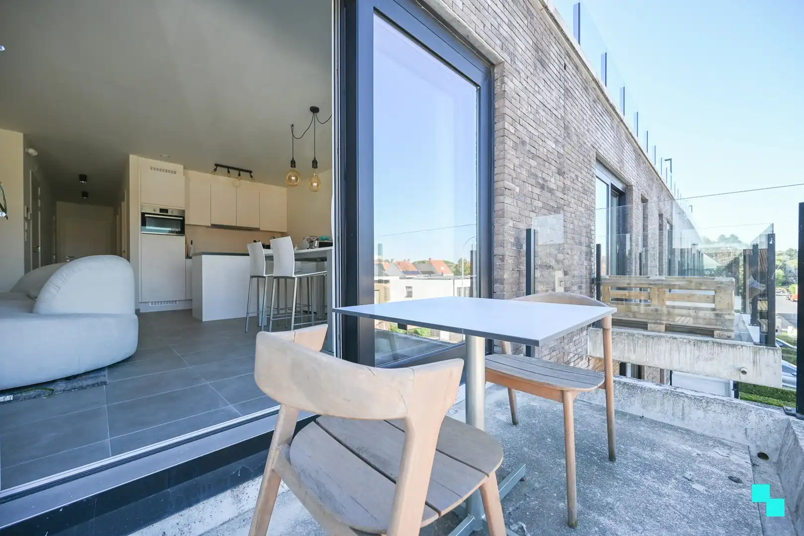 Instapklaar appartement met divers maatmeubilair te Izegem (Emelgem) foto 13